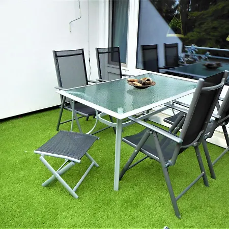 Cityloft Pool Sauna 5 Personen Balkon Grill *