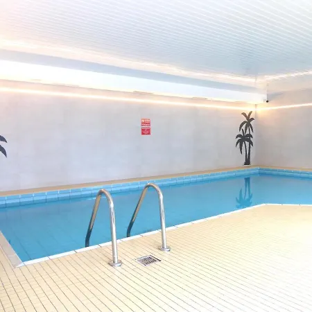 Cityloft Pool Sauna 5 Personen Balkon Grill *