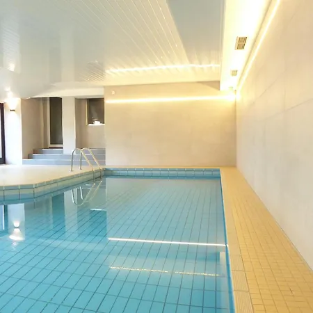 Cityloft Pool Sauna 5 Personen Balkon Grill *